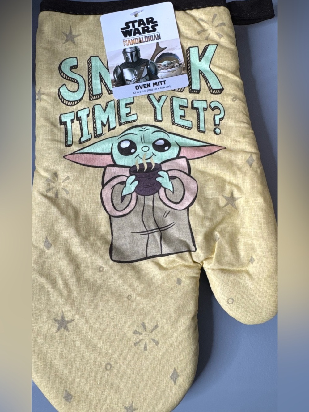 Star Wars the mandalorian Grogu Oven Mitt in Yellow with Mint and Pink Accents